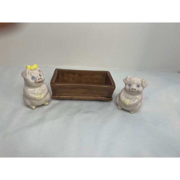 Vintage Ceramic Pigs Salt and Pepper Shakers In Trough - Picture 5 of 9